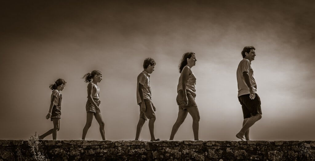 portrait de famille au bord de mer