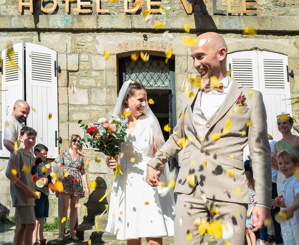 Mariage, sortie de l'hôtel de ville